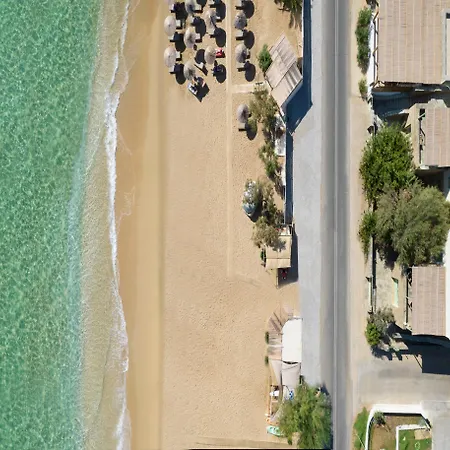 Дом отдыха Beachfront Pleasure *