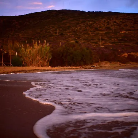 Semesterbostad Beachfront Pleasure Kipri (Andros)
