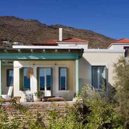 Beachfront Pleasure *
